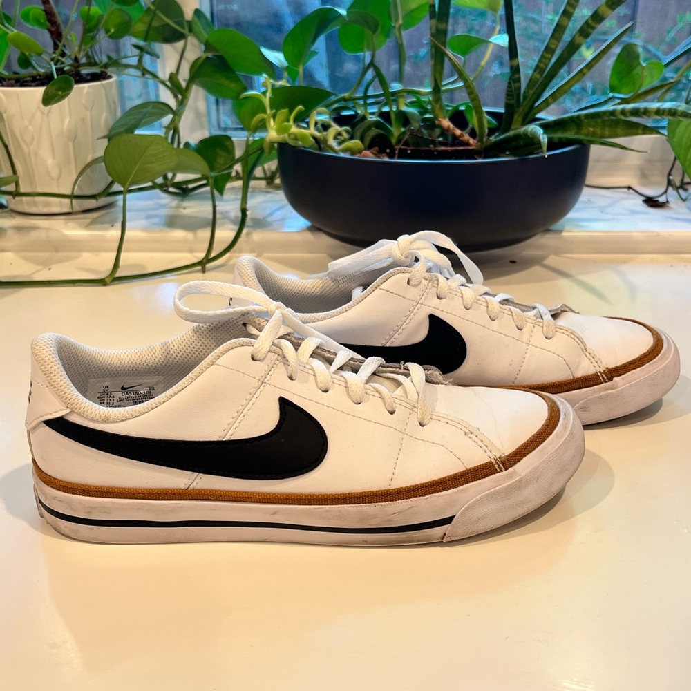 Nike court legacy